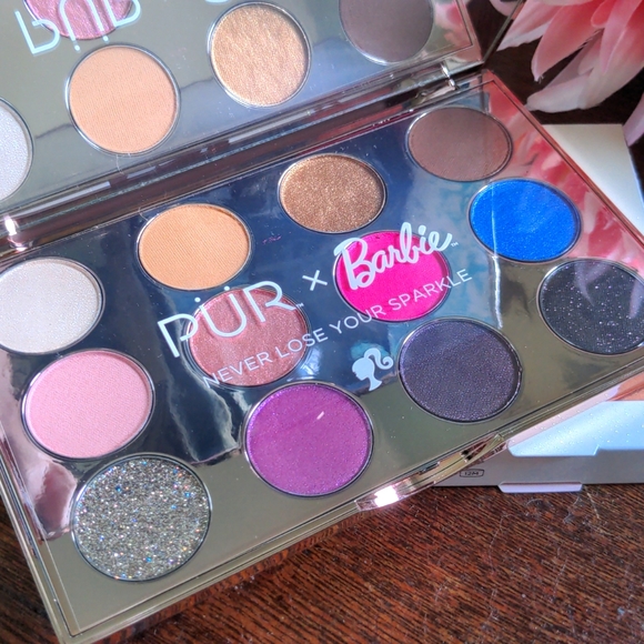 PUR x Barbie 'Endless Possibilities' Eyeshadow Palette (Collectors Item) - Picture 11 of 13